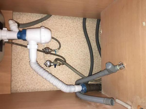 Установка посудомоечной машины Bosch: как выполнить ее своими руками Установка посудомоечной машины Bosch: как выполнить ее своими руками