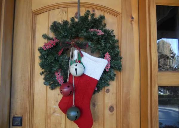 Как украсить дверь в классе к новому году: разработка и реализация идей с привлечением детей Как украсить дверь в классе к новому году: разработка и реализация идей с привлечением детей