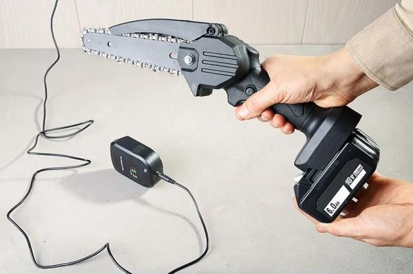 Цепные аккумуляторные мини пилы: рейтинг лучших по цене, качеству и отзывам