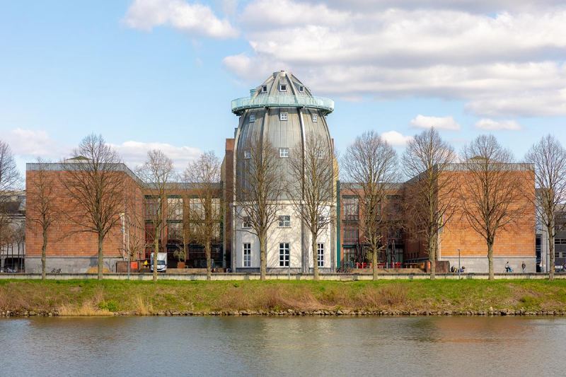 Эпоха калейдоскопа стилей: постмодернизм, лужковская архитектура и