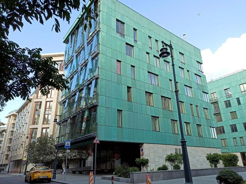 Эпоха калейдоскопа стилей: постмодернизм, лужковская архитектура и