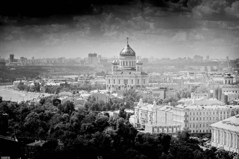 Эпоха калейдоскопа стилей: постмодернизм, лужковская архитектура и