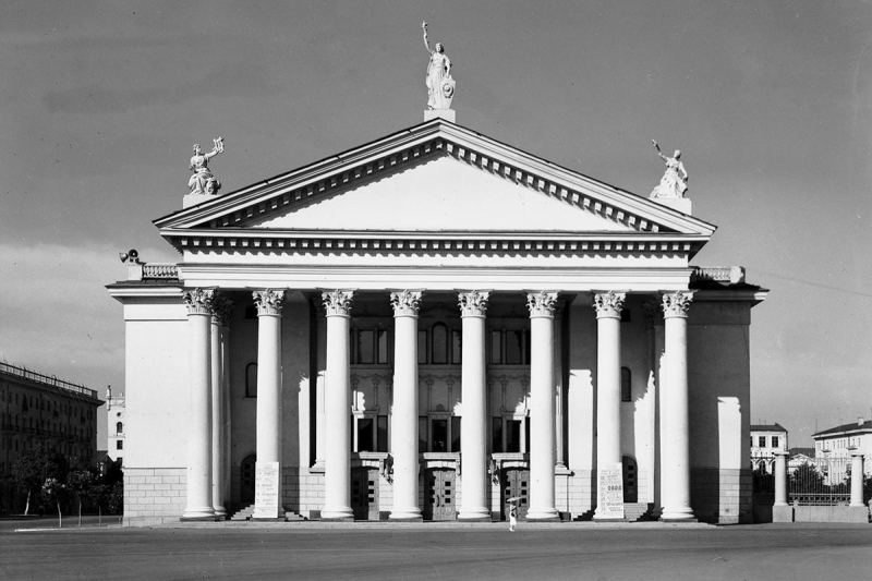 Эра сталинских высоток и восстановления городов: советский