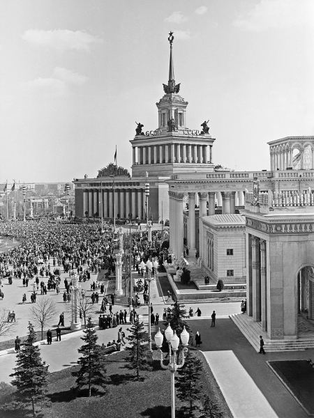 Эра сталинских высоток и восстановления городов: советский