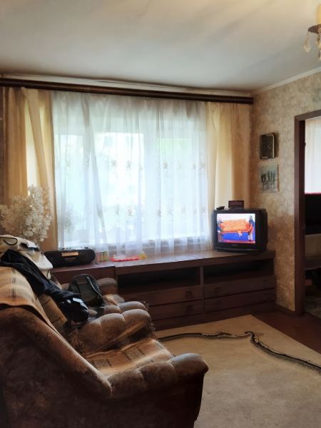 Как я сделала ремонт в хрущевке с проход­ной комнатой за 1,8 млн рублей: фото до ​и после