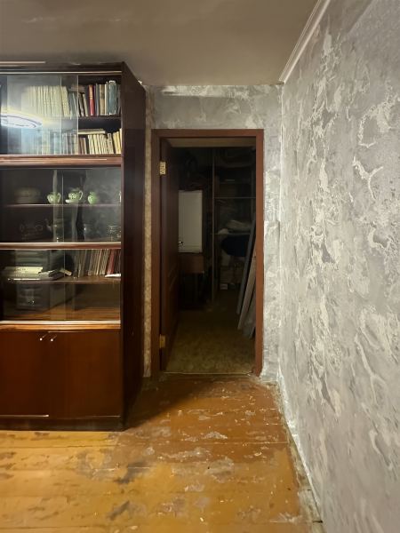 Как я сделала ремонт в хрущевке с проход­ной комнатой за 1,8 млн рублей: фото до ​и после