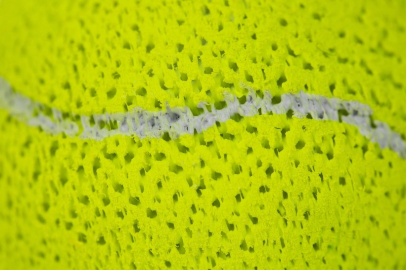 Выпускник Central Saint Martins создал устойчивый аналог теннисного мяча