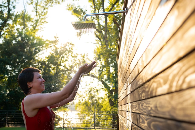 Как сделать душ на даче из профнастила своими руками