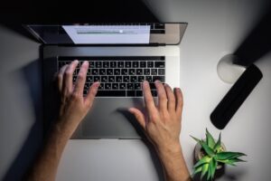 Почему не работает клавиша backspace на ноутбуке